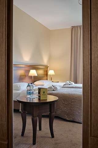 Отель ForRest Hotel & Restaurant Зелёна-Гура Стандартный двухместный номер с 1 кроватью или 2 отдельными кроватями-4